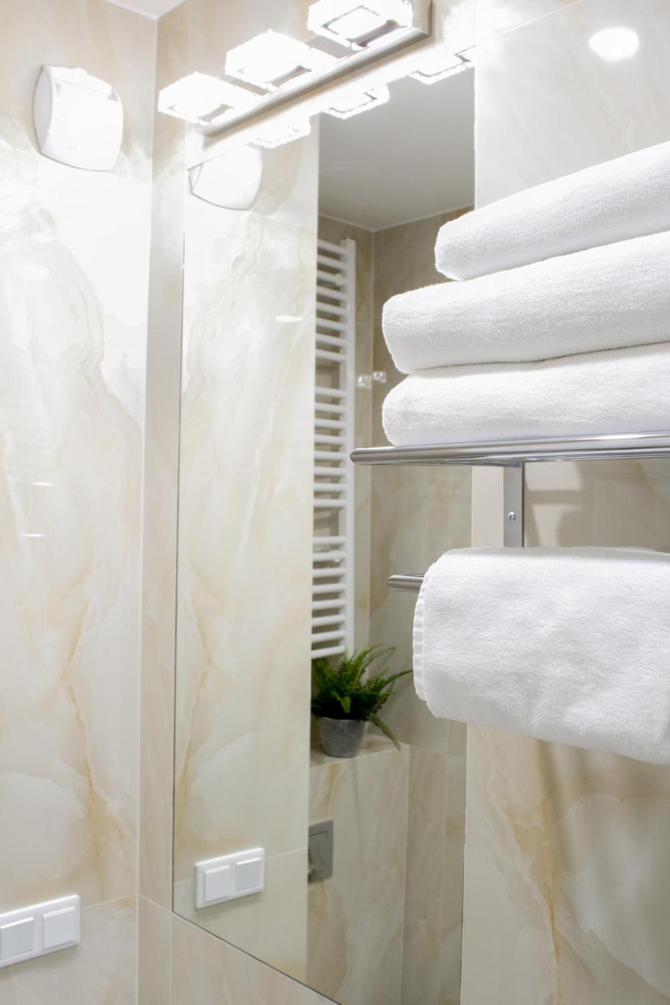 Warsaw Seasons By Alluxe Boutique Apartments الغرفة الصورة