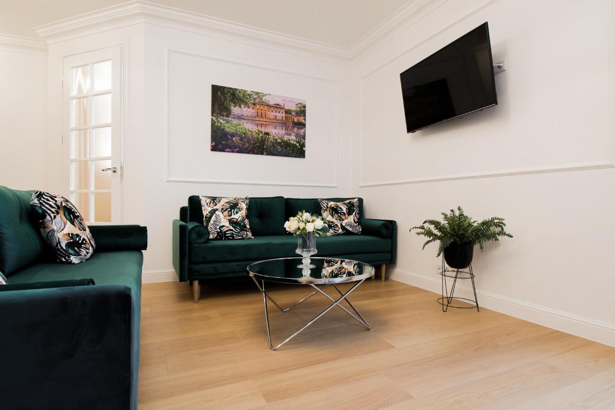 Warsaw Seasons By Alluxe Boutique Apartments الغرفة الصورة